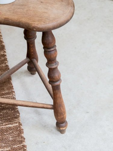 Regis, le tabouret en bois N°470