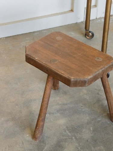 Regis, le tabouret en bois N°476