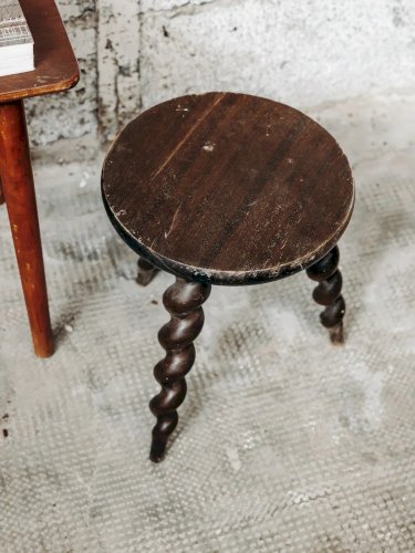 Regis, le tabouret en bois N°481