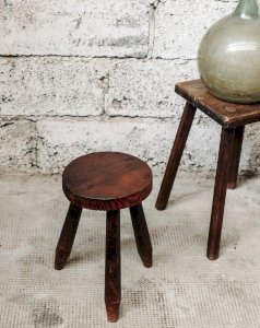 Regis, the wooden stool No. 483