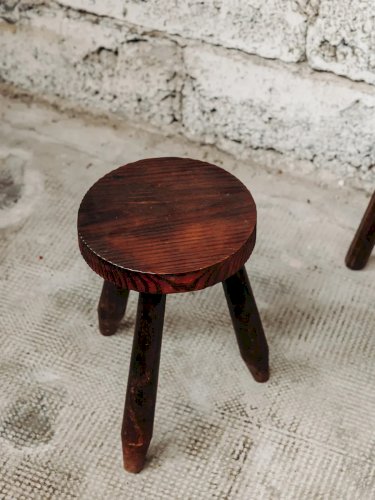 Regis, le tabouret en bois N°483