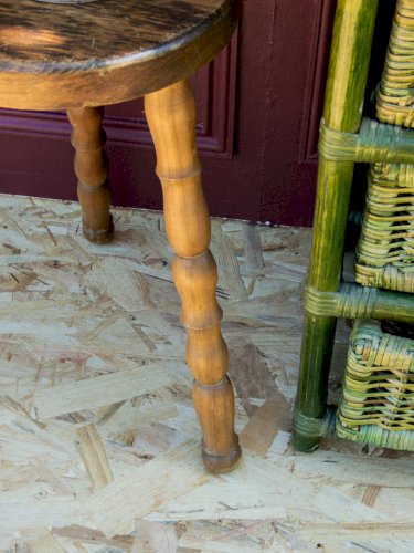 Regis, le tabouret en bois N°517