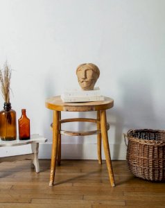 Regis, the wooden stool No. 581