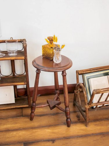 Regis, le tabouret en bois N°589