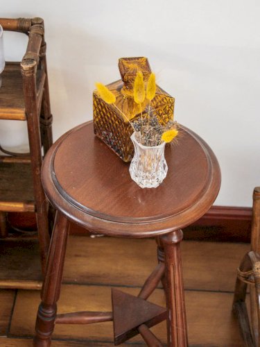 Regis, le tabouret en bois N°589