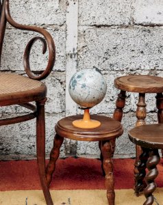 Regis, the wooden stool No. 594