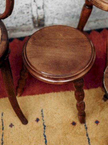 Regis, le tabouret en bois N°594