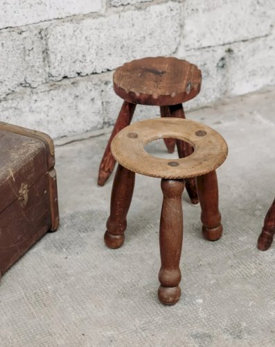 Regis, le tabouret en bois N°597