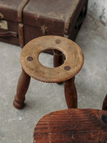 Regis, le tabouret en bois N°597