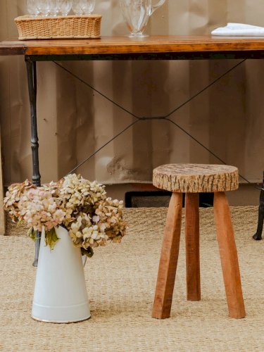 Regis, le tabouret en bois N°659