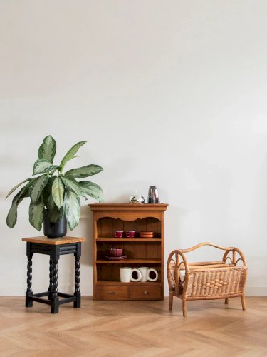 Regis, le tabouret en bois N°672