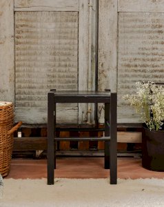 Regis, the wooden stool No. 675