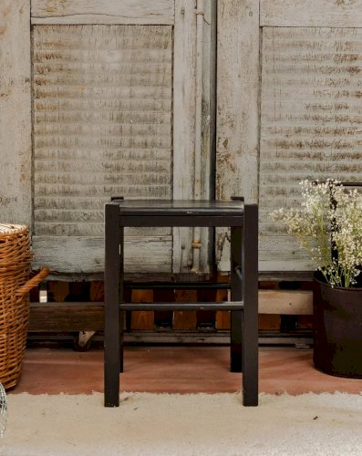 Regis, le tabouret en bois N°675