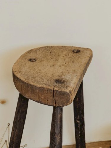 Regis, le tabouret en bois N°729