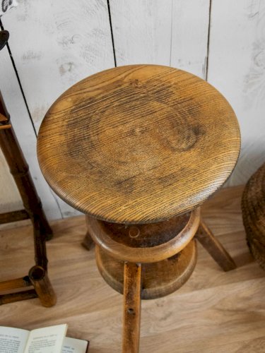 Regis, le tabouret en bois N°752