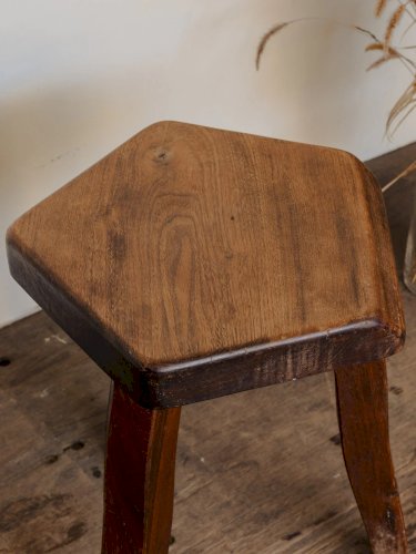 Regis, le tabouret en bois N°830