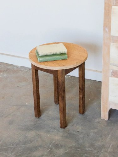 Regis, le tabouret en chêne N°431