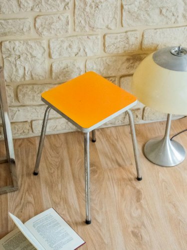 Regis, le tabouret en formica N°723