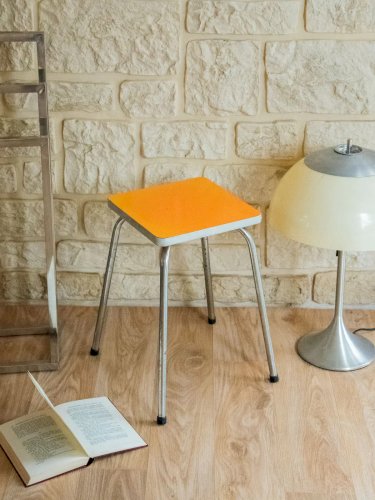 Regis, le tabouret en formica N°723