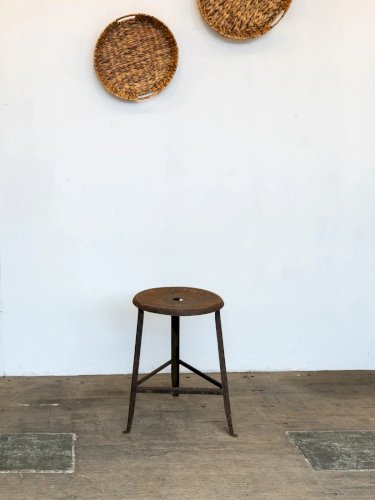 Regis, le tabouret en métal N°599