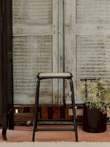 Regis, le tabouret en métal N°677