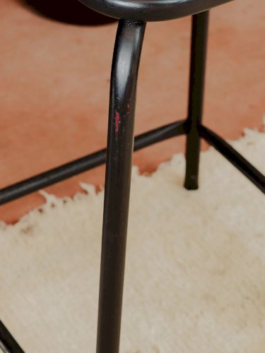 Regis, le tabouret en métal N°677