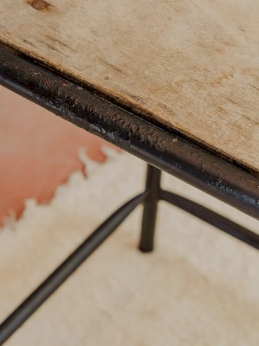 Regis, le tabouret en métal N°677