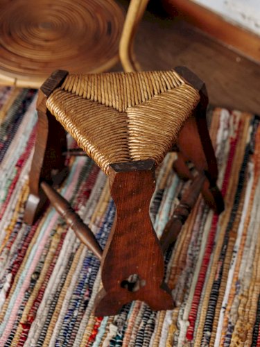 Regis, le tabouret en paille N°334