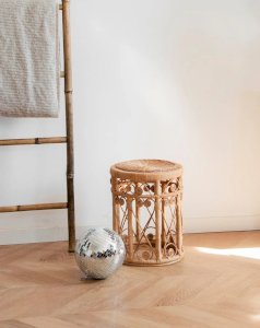 Regis, the rattan stool No. 669