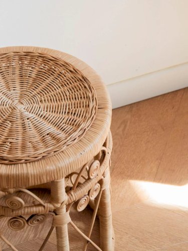 Regis, le tabouret en rotin N°669