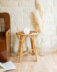 Regis, the rattan stool No. 722