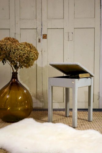 Regis, le tabouret gris en bois N°750