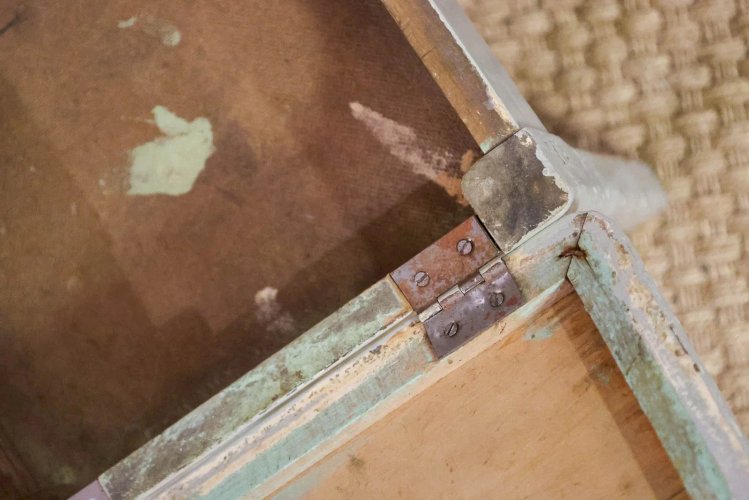 Regis, le tabouret gris en bois N°750