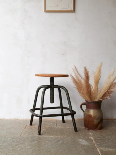 Regis, le tabouret industriel en métal et bois N°836