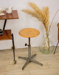 Regis, the industrial metal stool No. 821