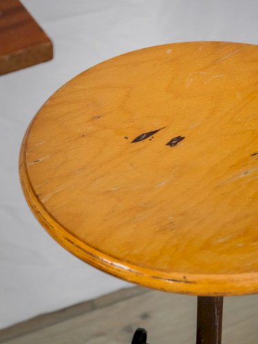 Regis, le tabouret industriel en métal N°823