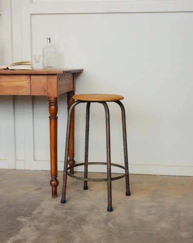 Regis, le tabouret industriel en métal N°839