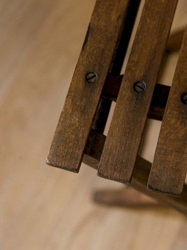 Regis, le tabouret pliable en bois N°784