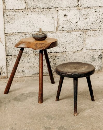 Regis, le tabouret tripode en bois N°409