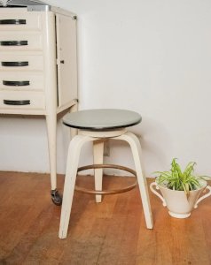 Regis, the wooden tripod stool No. 715