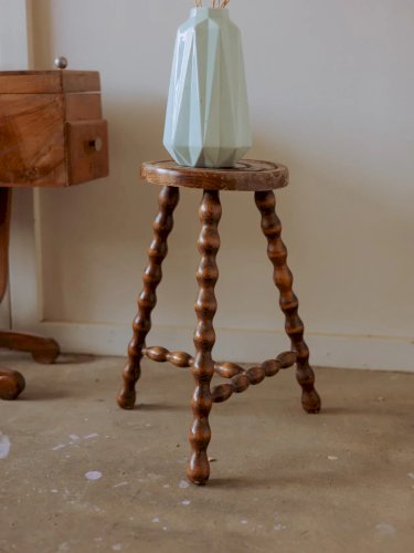 Regis, le tabouret tripode en bois N°849