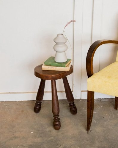 Regis, le tabouret tripode N°571