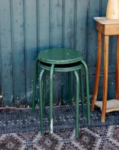 Regis, le tabouret vert N°391