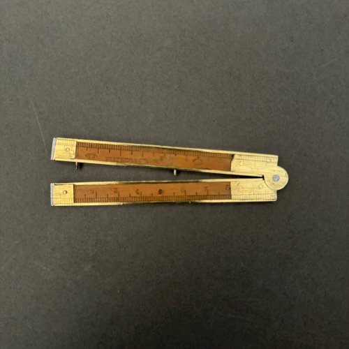Règle pliante pied du roi XIXe en bronze et bois M3483