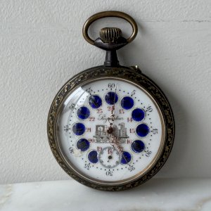 Régulateur de chemin de fer à remontoir cadran émail orné locomotive M3926