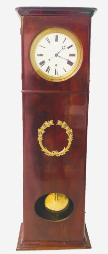 Régulateur mural de style en acajou et placage XIX siècle