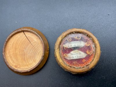 Reliquary, 2 relics ST CHANTAL shroud, Saint Sales' garments