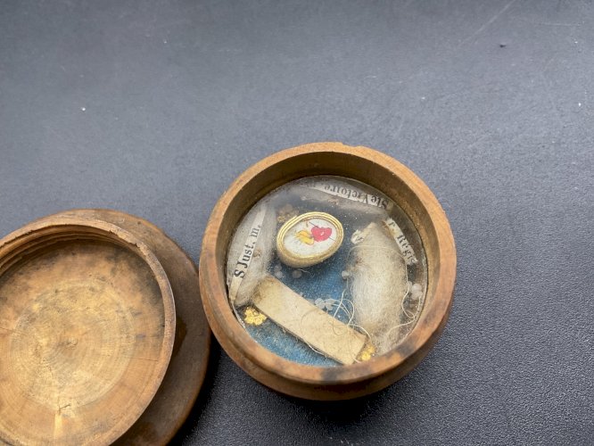 Reliquaire , 3 reliques  ST just ,sainte victoire ,st regis