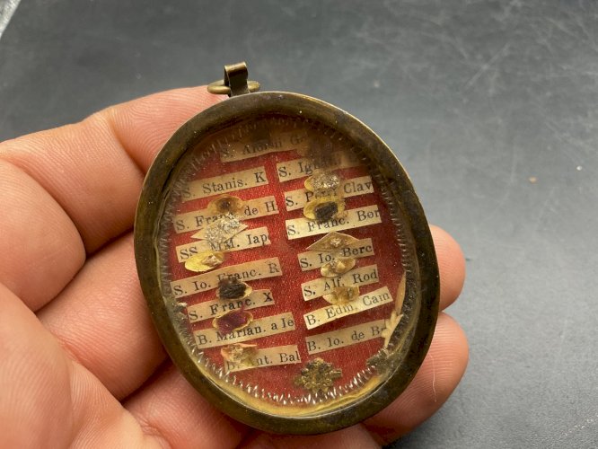 Reliquaire ancien 15 reliques époque victorienne Napoléon III France