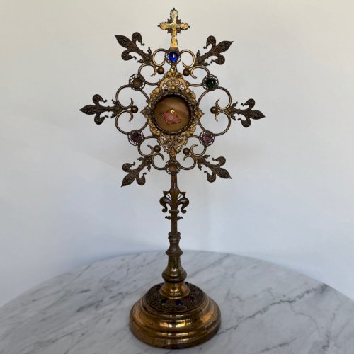 Reliquaire en laiton doré XIXe décor de fleurs de lys M4040